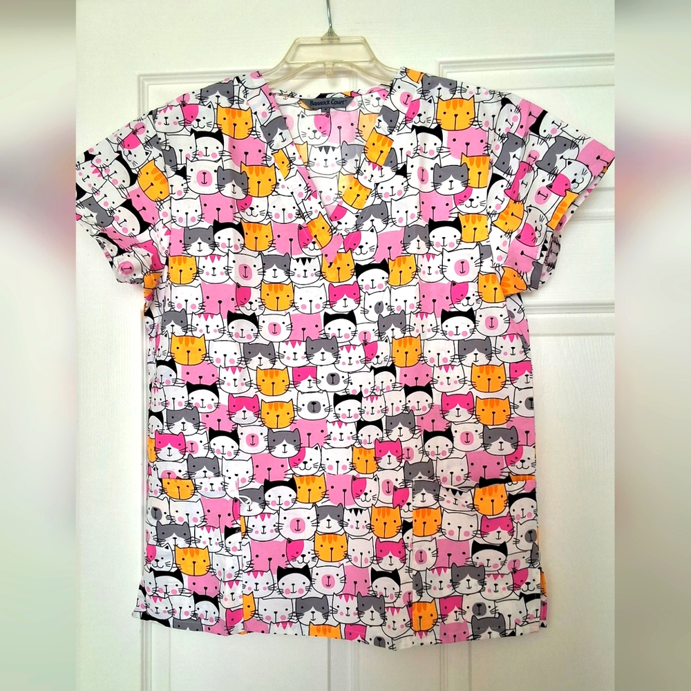 💥SALE💥Bannock Court, NWOT, Woman's SCRUB Top